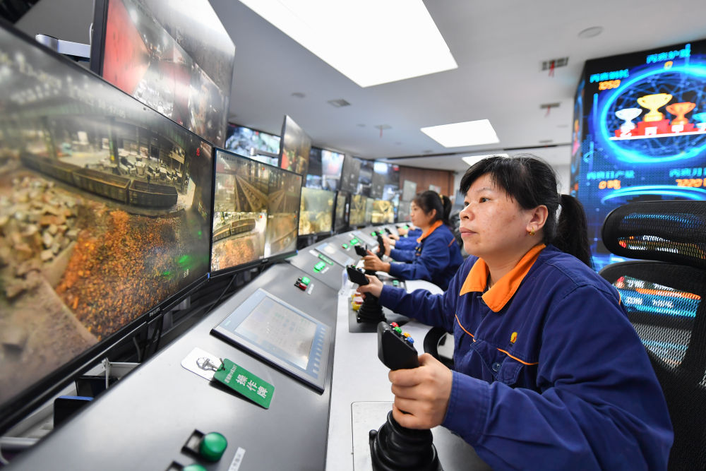 新时代中国调研行之看区域·中部篇丨“北斗+5G”：这里的生产“静悄悄”(图16)