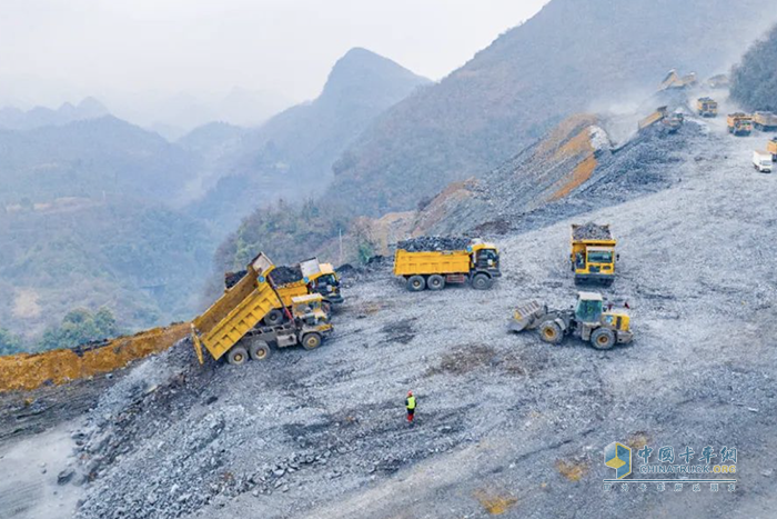 跨越千里奔赴西南！徐工矿卡赋能西部矿山建设(图2)