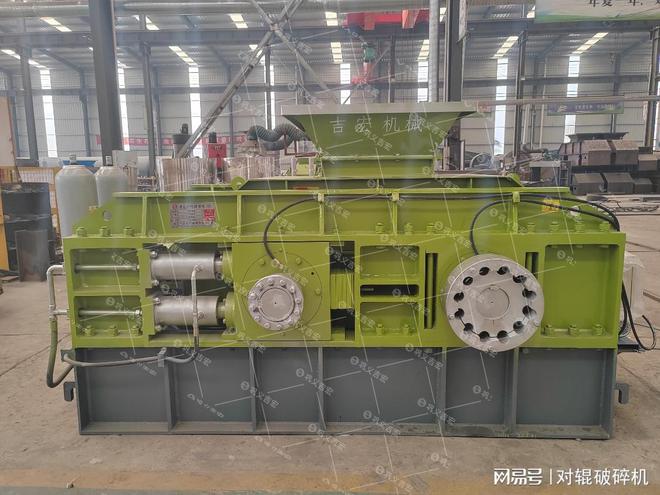 石英砂对辊制砂机进料5毫米出料1毫米成品率高！(图2)