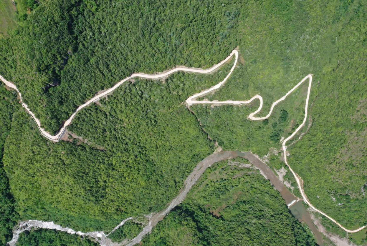 甘肃成县：乡村公路催生乡村蝶变(图1)