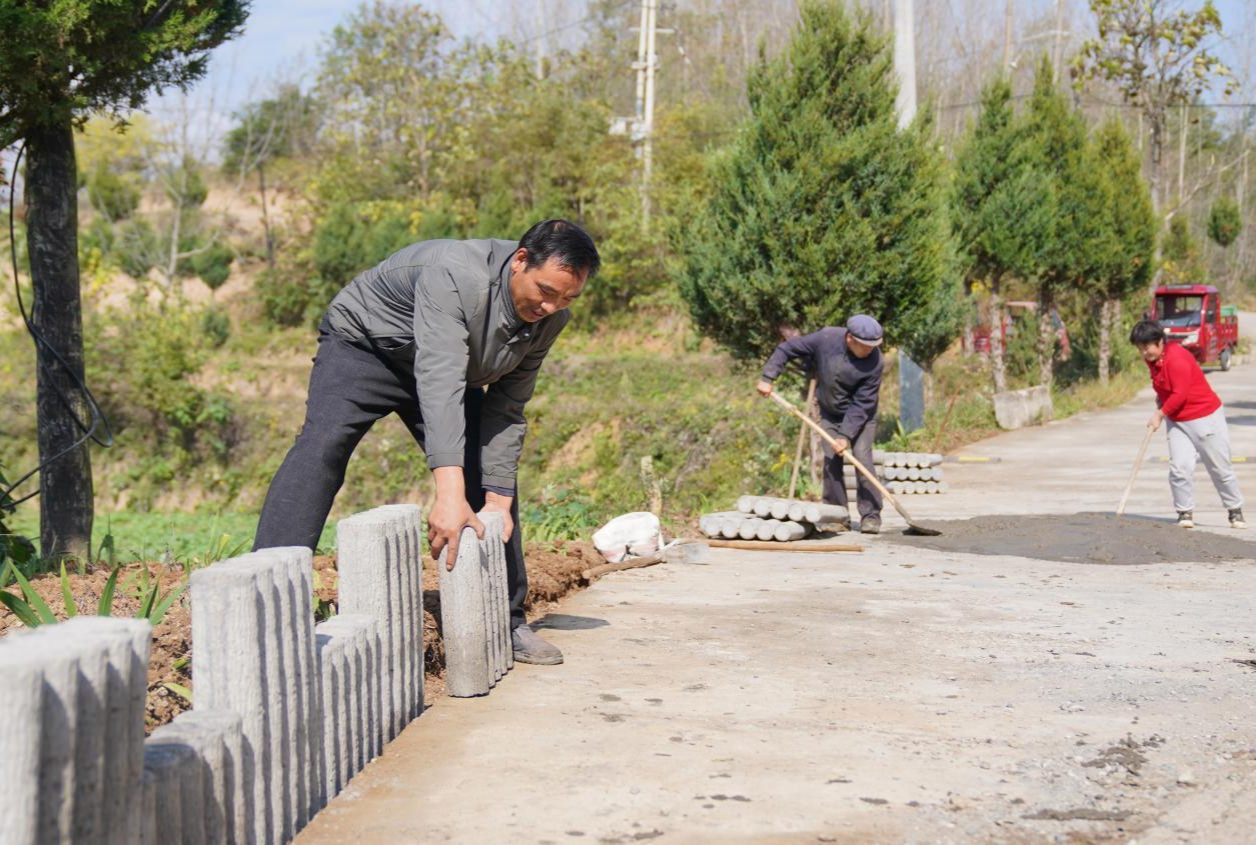 甘肃成县：乡村公路催生乡村蝶变(图2)