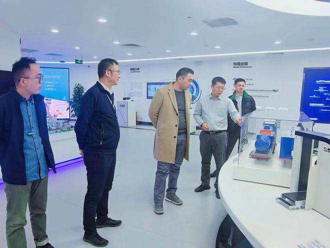 蒙古国苏赫巴特区区长一行访问同方威视共商选矿技术合作新机遇(图1)