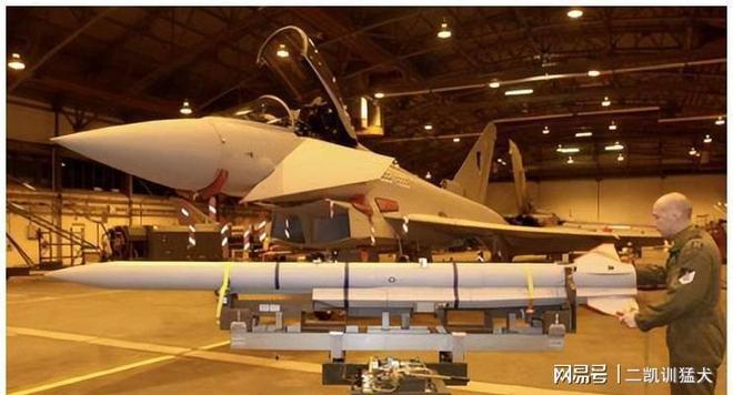 AIM-260亮相能否成对抗中国空军的关键武器？(图18)