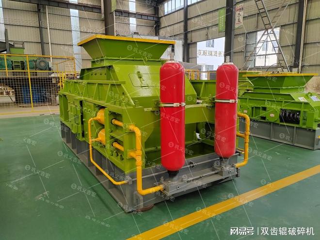 双辊强力破碎高效制砂之选——1510对辊破碎机详解(图1)