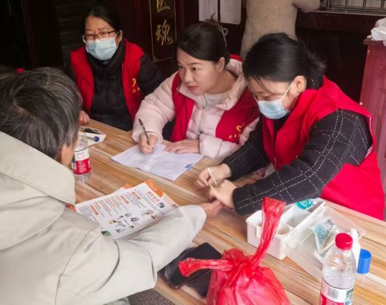 邵东市砂石镇开展泌尿健康义诊培训活动(图1)