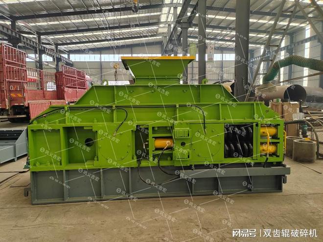 如何选择混合料破碎设备？液压对辊制砂机怎么样？(图3)