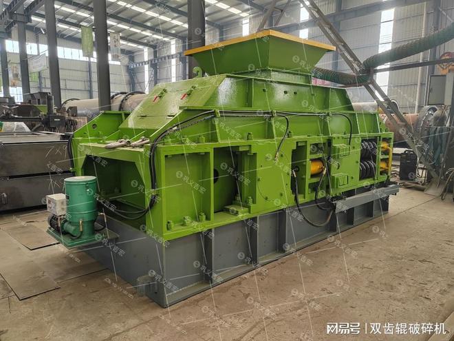 如何选择混合料破碎设备？液压对辊制砂机怎么样？(图4)