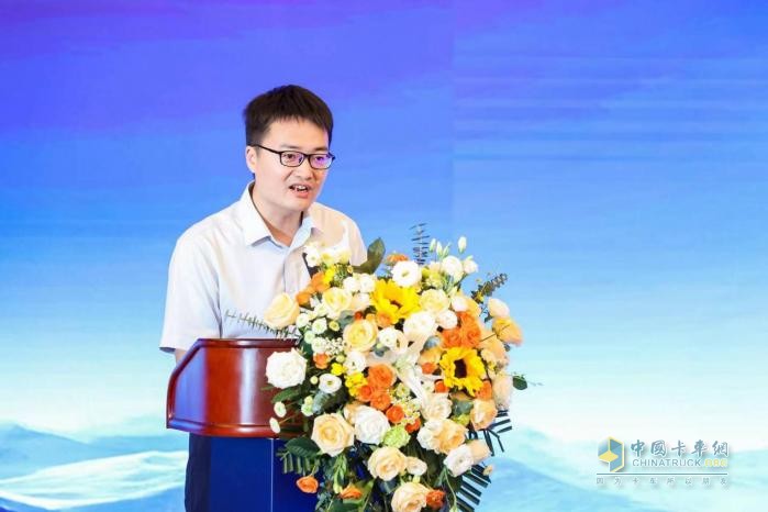 布局全场景提效矿区运输宇通重卡行业首款矿区专用纯电动自卸车发布！(图2)