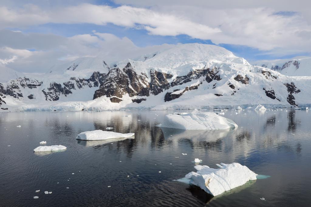 解码洞察南极冰山变化的“千里眼”(图2)