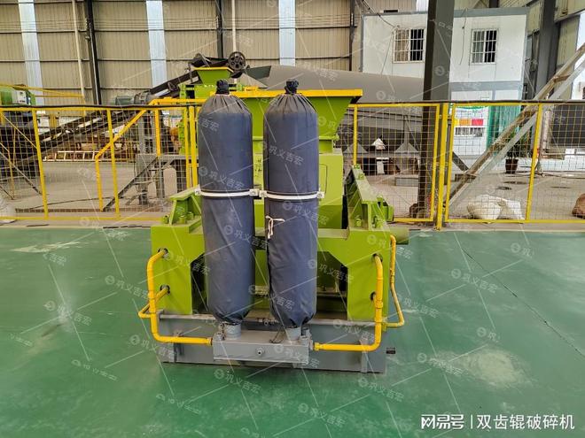 液压对辊制砂机——硬料制砂的突围利器(图1)
